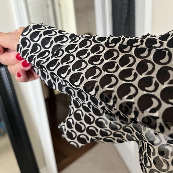 Ann Taylor Tunic/Blouse - Size L -Black and White - Picture 7 of 14